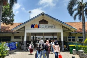 Stasiun Merak Jalan di Tempat padahal Punya Potensi
