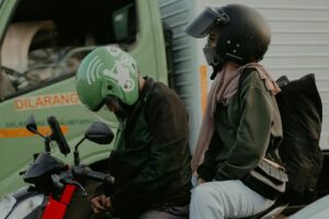 Ojol di Bangkalan Madura: Tarifnya Mahal, Drivernya Itu-Itu Aja, tapi Menolong Warga karena Transportasi Umum di Sini Nggak Bisa Diharapkan