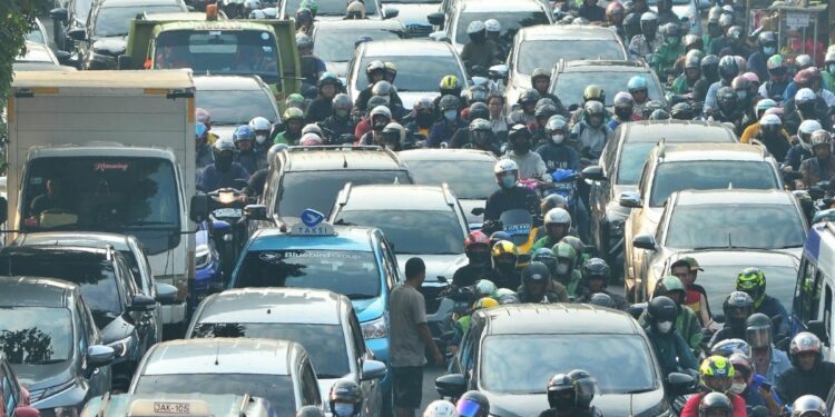 5 Mobil yang Perlu Dihindari di Jalan Raya selain Pajero dan Fortuner demi Keselamatan Diri Sendiri