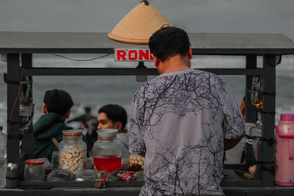 Wedang Ronde vs Bandrek Bu Dewarsi Pusaka Lidah Orang Jogja (Unsplash)