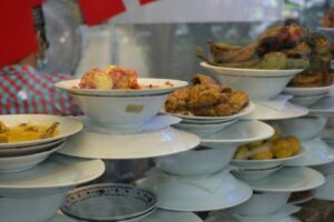 4 Ciri Warung Makan Padang Murah yang Beneran Murah dan Nggak Hanya Gimmick
