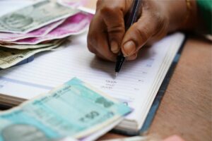 Lowongan Kerja sebagai Tukang Tagih Merebak, Pertanda Berutang Semakin Dianggap Normal?