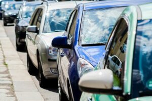 Jalan Yos Sudarso Nonongan Sangat Menyebalkan, Sudah Macet, Masih Ditambah Keruwetan dari Kendaraan yang Parkir!