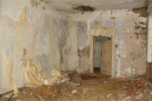 Ingin Renovasi Rumah Angker dan Horor? Ini Estimasi Volume dan Biayanya