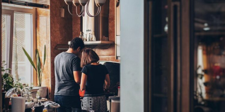 5 Aturan Tidak Tertulis di Rumah. Sederhana, tapi Bisa Bikin Runyam kalau Tidak Dipatuhi Mojok.co