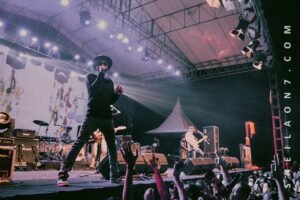 Konser Sheila On 7 Bandung Banyak Drama, tapi Tetap Ramai. Bukti Betapa Bucin Fans SO7