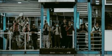 Papan Jadwal Kedatangan Transjakarta Nggak Bisa Diandalkan, Bukannya Kasih Estimasi Waktu Malah Bikin Penumpang Emosi