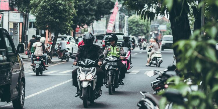 Lalu Lintas Bali Ngawur, Bikin Saya Bersyukur Tinggal di Surabaya