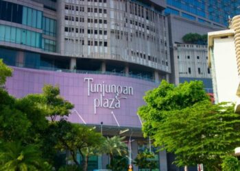 Tunjungan Plaza Surabaya Menganaktirikan Pengendara Motor (Unsplash)