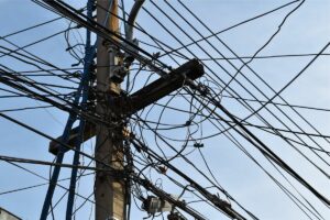 Provider Internet Seenaknya Pasang Tiang di Tanah Orang, Emangnya Tanah Punya Mbahmu?