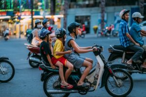 Perilaku Pengendara Motor yang Menyebalkan dan Cocok Jadi Musuh Bersama di Jalanan