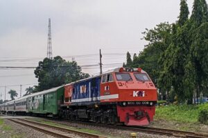 Siasat Naik Kereta Ekonomi Solo-Nganjuk agar Kursi Tidak Hadap Belakang