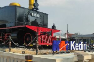 Stasiun Kediri Kian Memikat dengan Alunan Lagu dan Lokomotif Ratusan Tahun