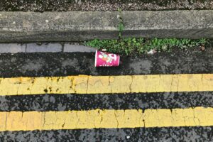 Tidak Ada yang Lebih Tabah dari Pengguna Jalan Sentolo-Wates yang Remang-remang dan Bergelombang