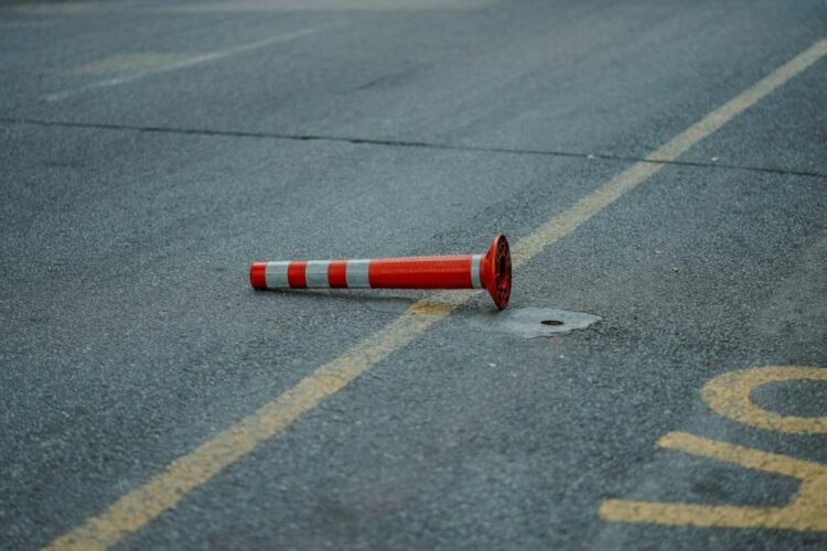 Jalan Rengas Bandung Masih Jadi Mimpi Buruk bagi Pengendara Mojok.co