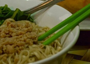 Mie Ayam Ceker Mas Imin Adalah Definisi Mie Ayam Sempurna Mojok.co