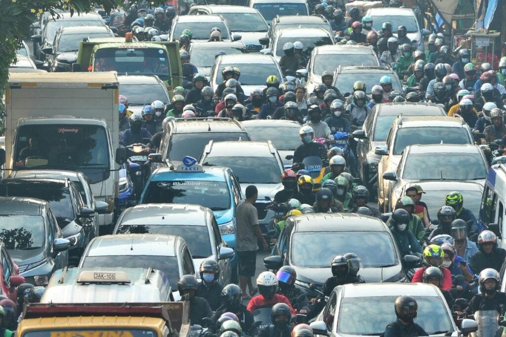 3 Titik di Jalan Ir H Juanda Ciputat yang Perlu Diwaspadai Pengendara, Macetnya Nggak Ngotak