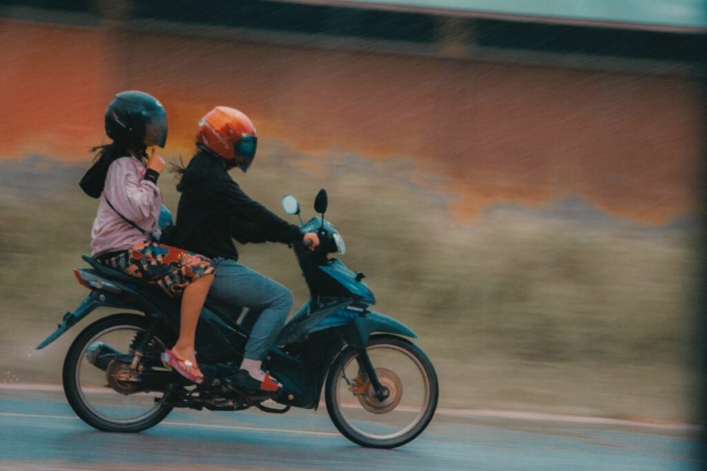 5 Kebiasaan Pengendara Motor yang Dianggap Normal, tapi Sebenarnya Melanggar Aturan dan Memicu Kecelakaan