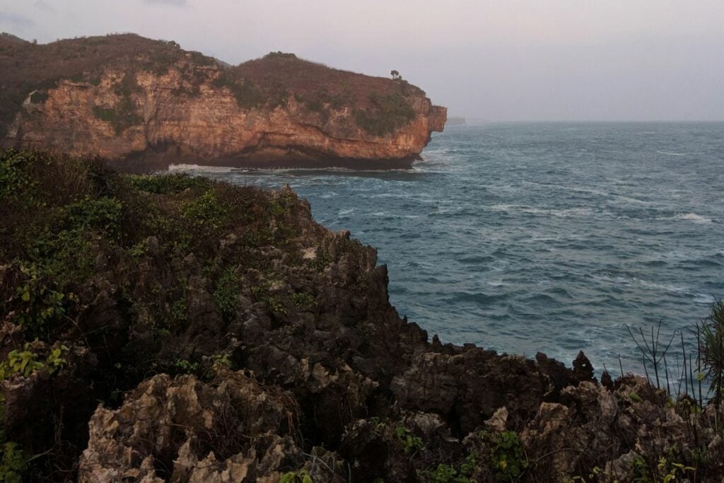 Pantai Gesing Gunungkidul, Tempat Terbaik buat Healing dan Berburu Ikan Segar yang Kini Tinggal Kenangan