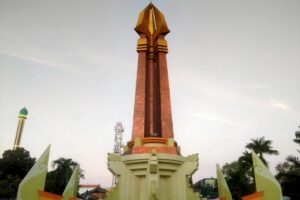 Dear Bupati Sampang, Masih Banyak Masalah yang Belum Selesai, Tak Usah Jauh-jauh Ngurusin Salat Jama’ah