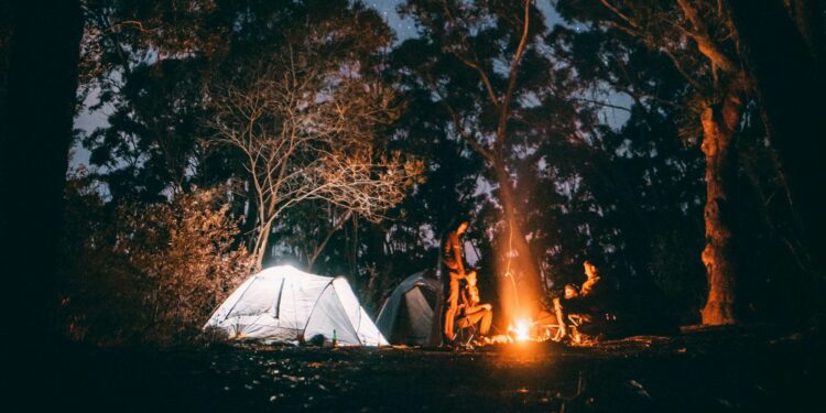 Pikirkan Hal-hal Ini Sebelum Naik Gunung, Jangan FOMO dan Cuma Ikut-ikutan Mojok.co