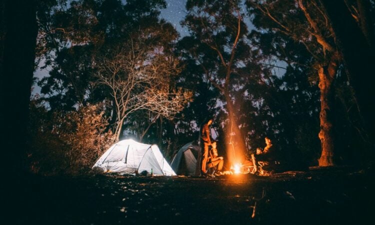 Pikirkan Hal-hal Ini Sebelum Naik Gunung, Jangan FOMO dan Cuma Ikut-ikutan Mojok.co