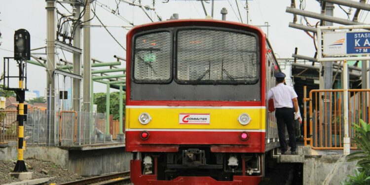 Lagu “Go Go Kota Solo” Alasan Saya Suka Naik KRL Jogja-Solo Mojok.co