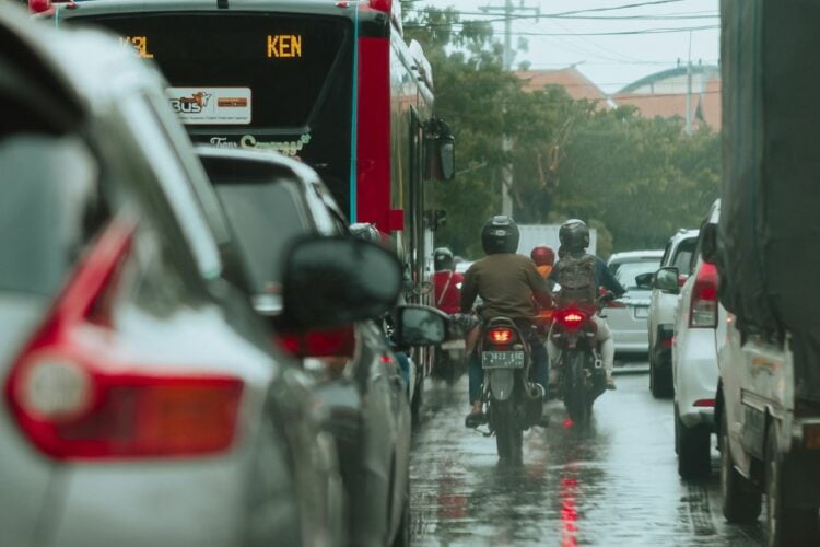 Jalan yang Harus Diwaspadai di Surabaya Saat Musim Hujan