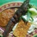 4 Dosa Penjual Pecel Lele yang Mengaku Asli Lamongan Mojok.co