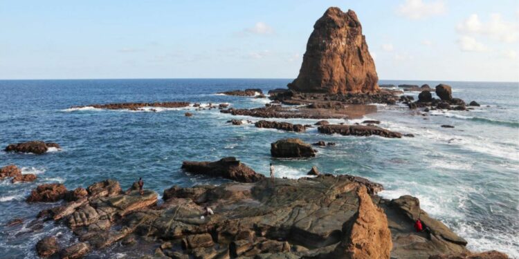 Pantai Papuma Memang Indah, tapi Orang Jember Malas Berwisata ke Sana Mojok.co