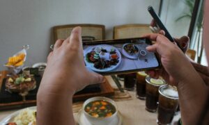 5 Franchise Restoran yang Jadi Comfort Food Saat Bepergian ke Luar Kota