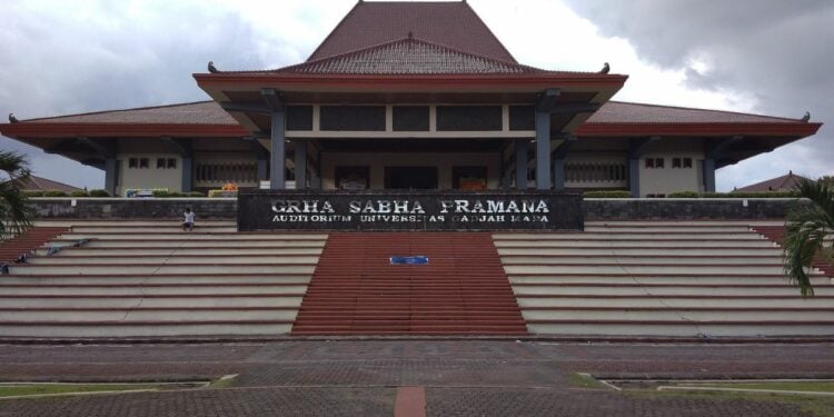 Tribun Grha Sabha Pramana: Tempat Mahasiswa UGM Merenung yang Tak Kalah Mellow dengan Kursi Indomaret