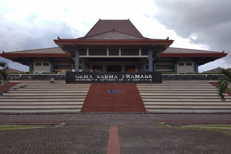 Tribun Grha Sabha Pramana: Tempat Mahasiswa UGM Merenung yang Tak Kalah Mellow dengan Kursi Indomaret