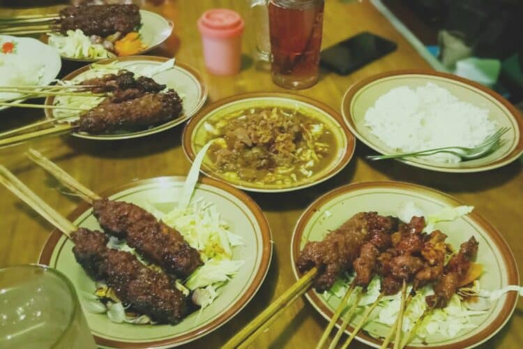 10 Kuliner Khas Solo yang Bikin Kaget Warga Jogja (Unsplash)