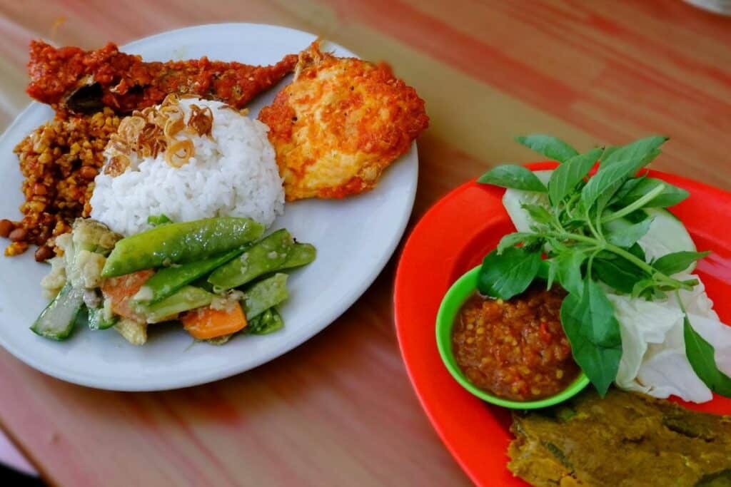 Menggugat Warung Makan yang Lupa Mematikan GoFood, ShopeeFood, Atau GrabFood: Dosa Besar Bikin Repot Banyak Orang!