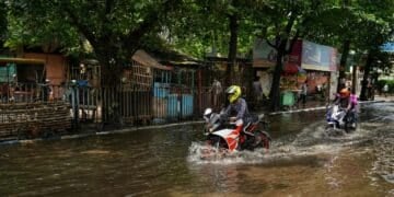 Pasar Lama, Daerah Paling Menyedihkan di Kabupaten Gresik Ketika Musim Hujan