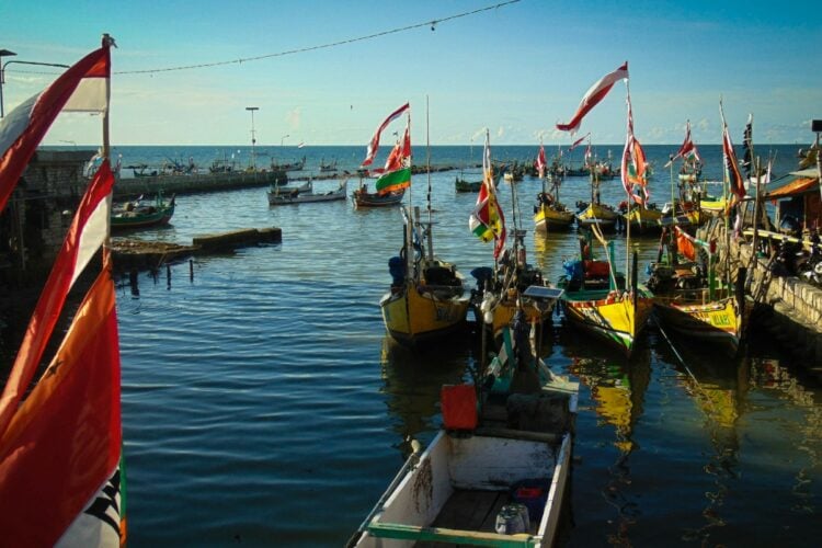 Lamongan Destinasi Liburan yang Logis ketimbang Jogja (Unsplash)