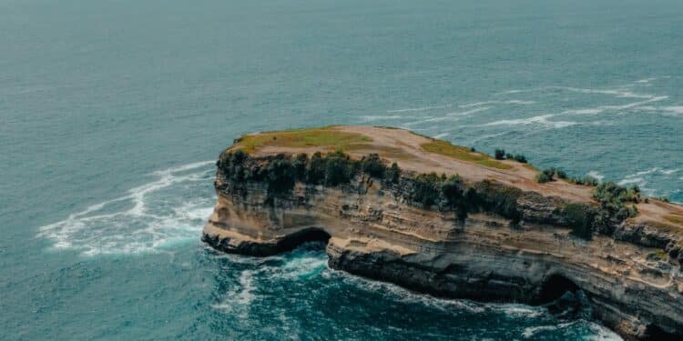 Pacitan di Antara Keindahan Alam dan Ancaman Tsunami (Unsplash)