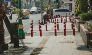 Bukannya Malas, Orang Indonesia Memang “Dipaksa” Nggak Suka Jalan Kaki