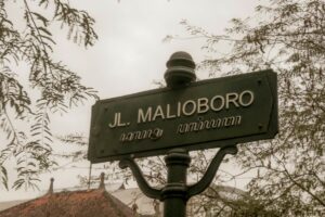 Apakah Pemkot Jogja Ternyata Membenci Malioboro Setelah Menetapkan Denda 7,5 Juta untuk Perokok, tapi Fasilitas Publik Lainnya Bebas Denda?