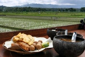 3 Rekomendasi Warung Soto Solo yang Rasanya Terbukti Enak selain Soto Gading