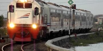 Kereta Api Ambarawa Ekspres, Transportasi Terbaik dari Semarang ke Surabaya