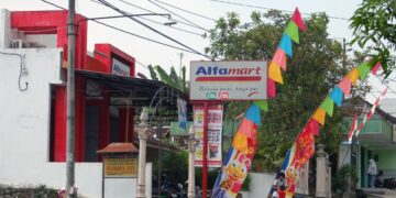 5 Barang yang Hanya Bisa Ditemukan di Alfamart, Indomaret Nggak Jual!