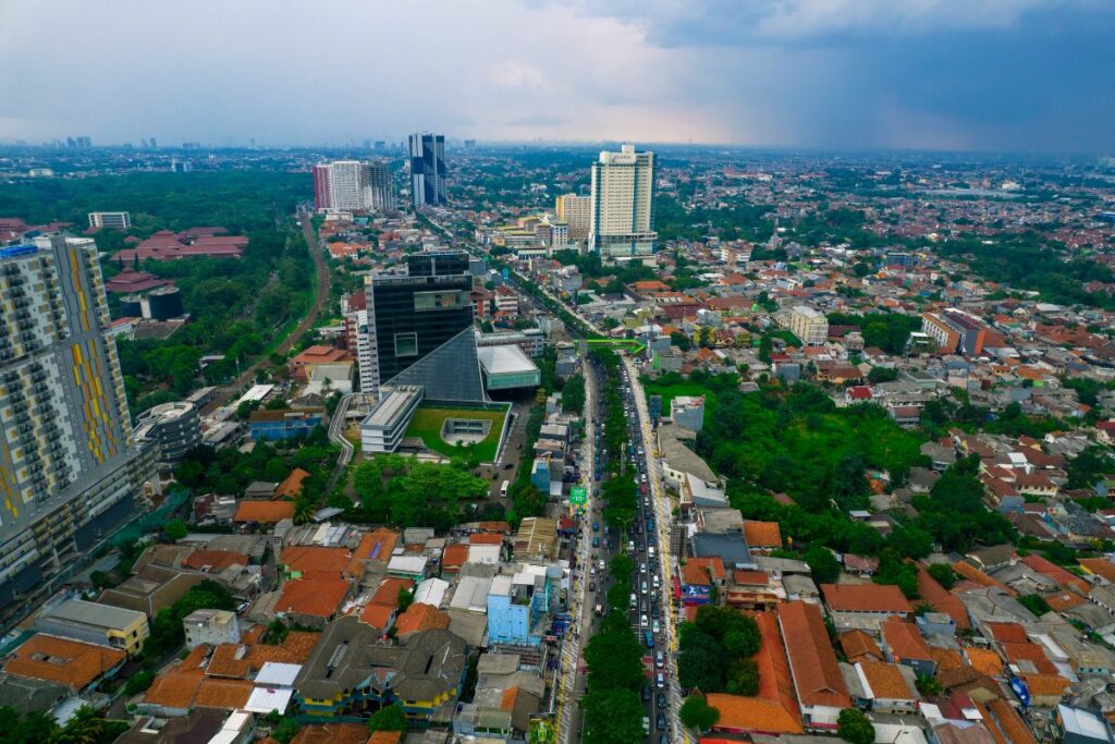 Margonda Depok Medan Tempur Semua Orang: Trotoar Jadi Parkiran, Jalan Jadi Lautan Macet