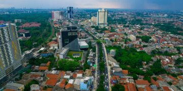 Margonda Depok Medan Tempur Semua Orang: Trotoar Jadi Parkiran, Jalan Jadi Lautan Macet