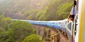 Pengalaman 32 Jam Naik Kereta Api Pakistan seperti Kembali ke Era 90-an Mojok.co