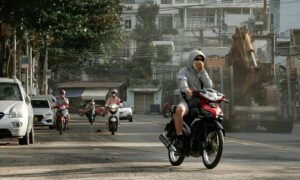 Keruwetan Jalan Meruyung Raya Depok Bisa Mengubah Pengendara Sabar Jadi Barbar
