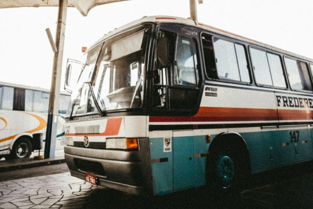 Derita Tanpa Akhir Penumpang Bus Pantura Surabaya Semarang (Unsplash)