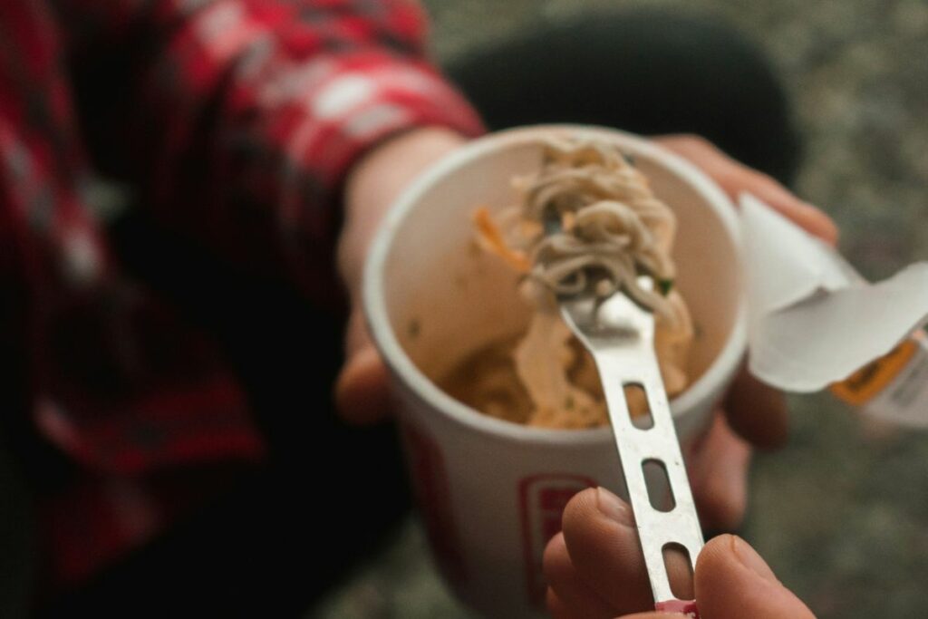 Mie Sedaap Cup Bikin Saya Kecewa karena Kemasannya Gampang Bocor