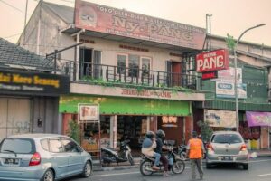5 Jajanan di Toko Nyonya Pang Muntilan Magelang yang Wajib Kalian Bawa Pulang